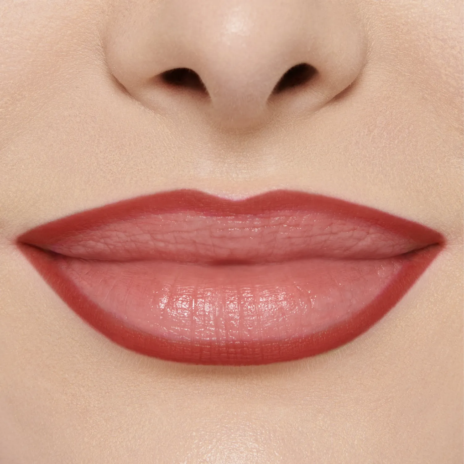 Lisa Eldridge Enhance and Define Enchantment matita labbra rossa