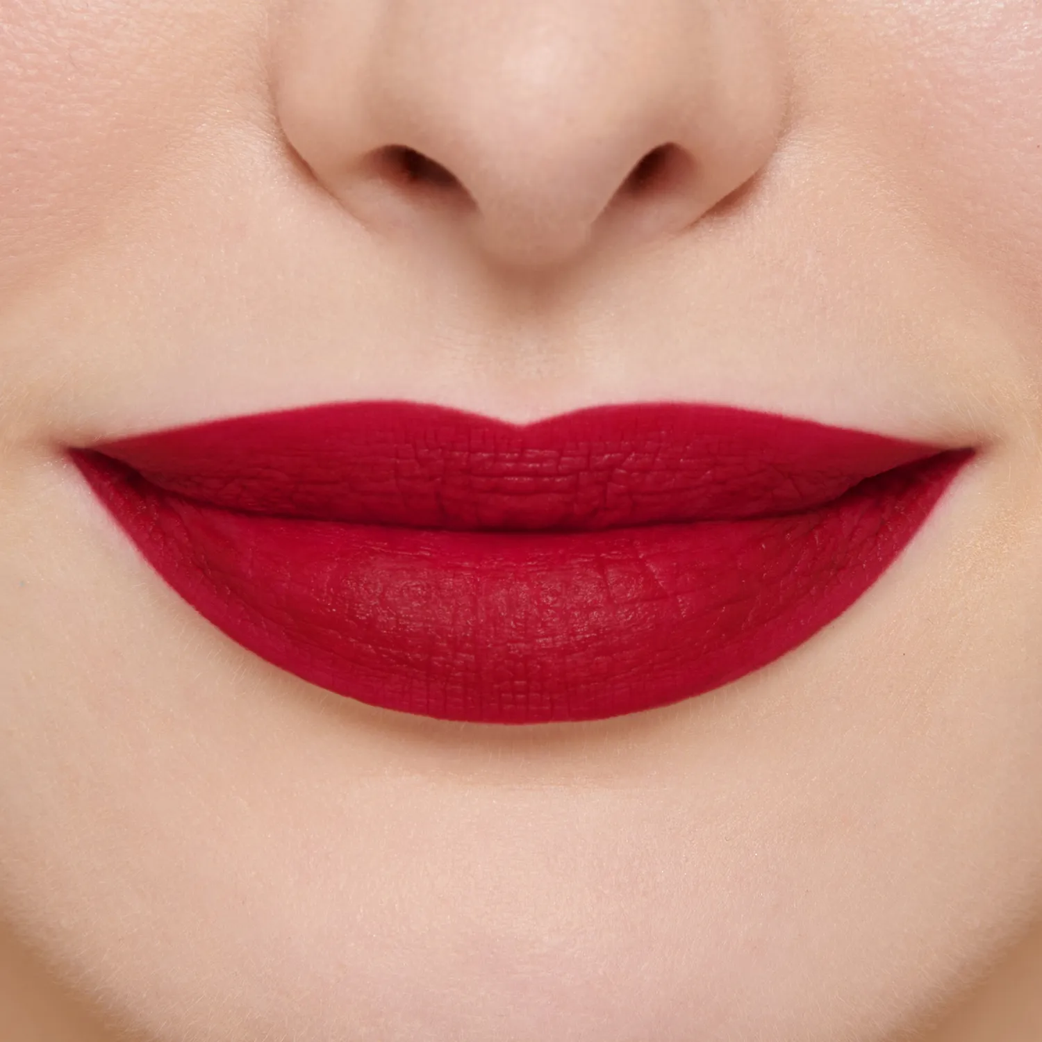 Lisa Eldridge True Velvet Velvet Duchess rossetto opaco