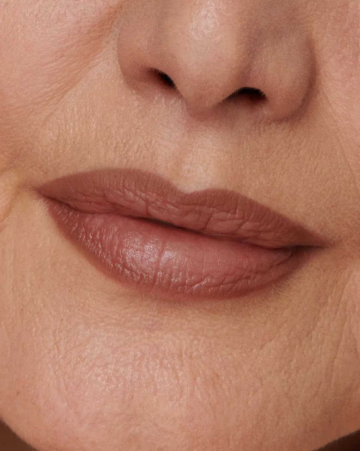 Lisa Eldridge Sculpt and Shade Matita Labbra 1N opaca