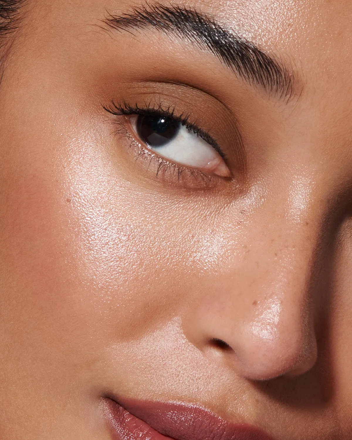 Lisa Eldridge Liquid Silk Gaia ombretto liquido opaco