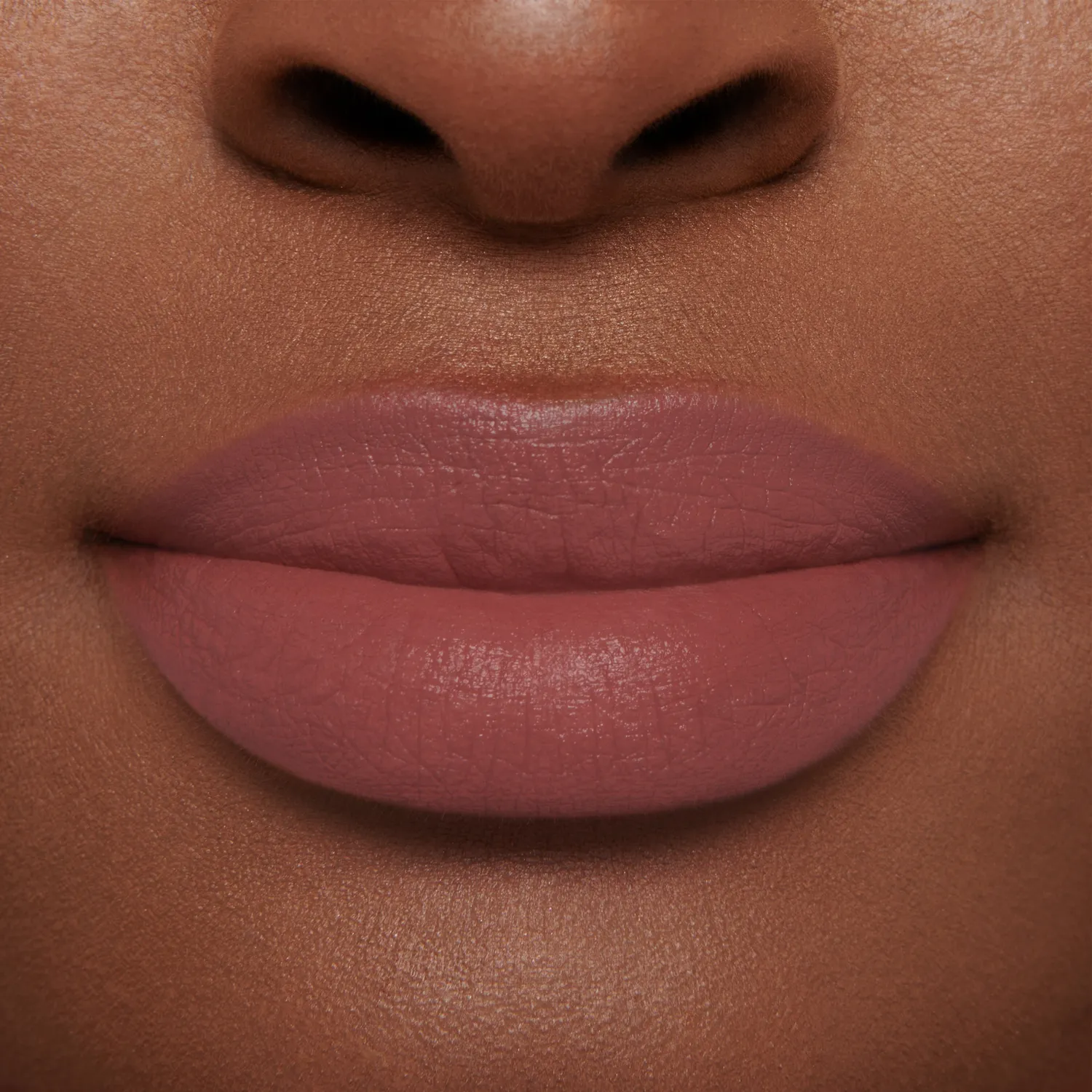 Lisa Eldridge True Velvet Lip Colour rossetto Velvet Sorcery marrone
