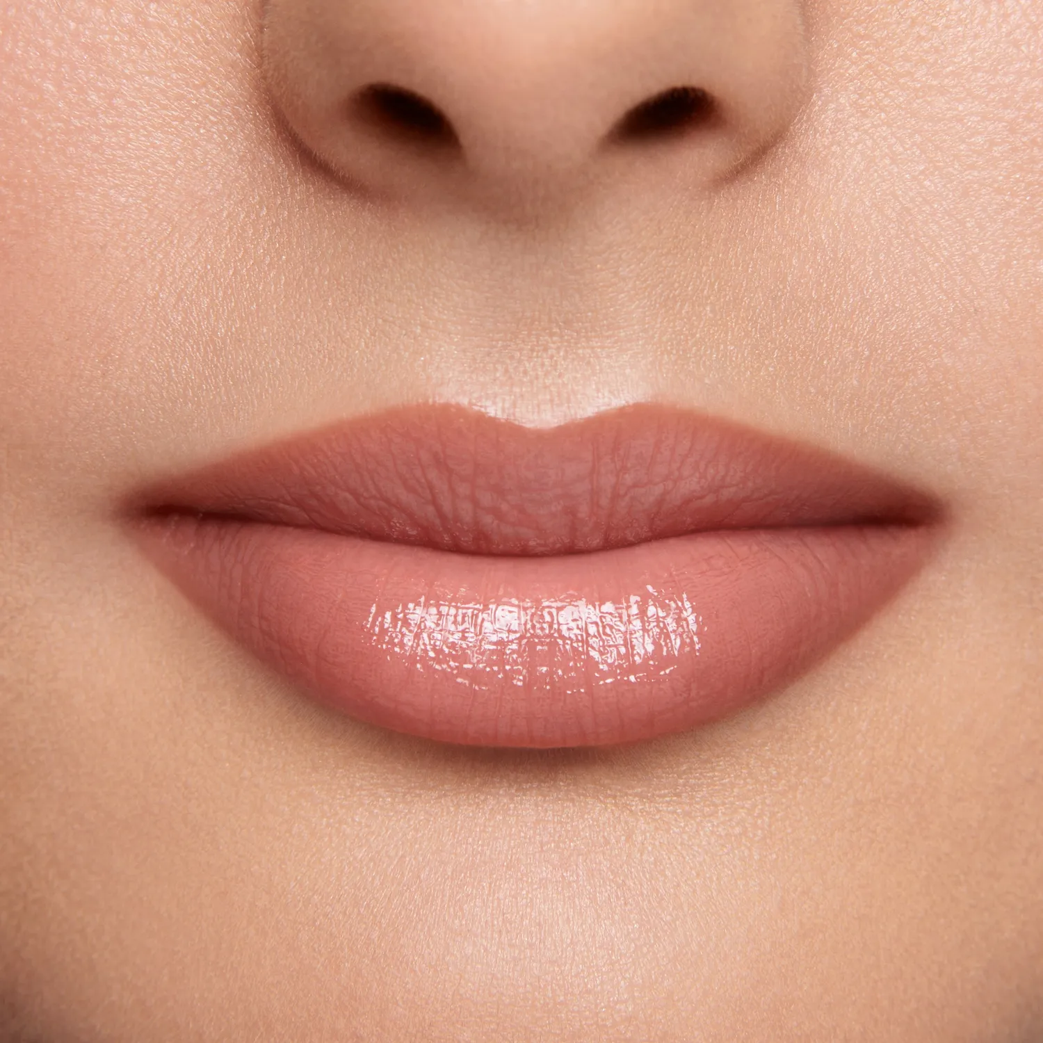 Lisa Eldridge Gloss Embrace lucidalabbra Affair marrone