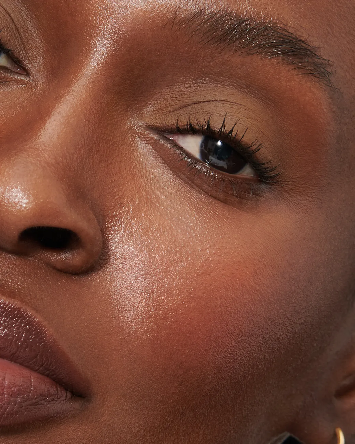 Lisa Eldridge Liquid Silk Gaia ombretto liquido opaco