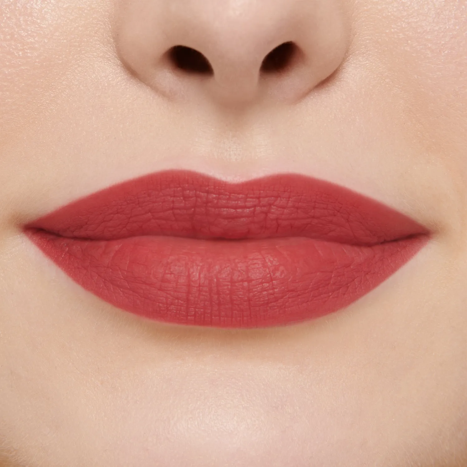 Lisa Eldridge True Velvet Velvet Rain rossetto rosa matte