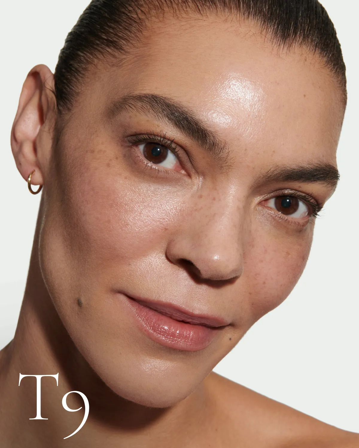 Lisa Eldridge Seamless Skin Enhancing Tint T9 tinta viso idratante