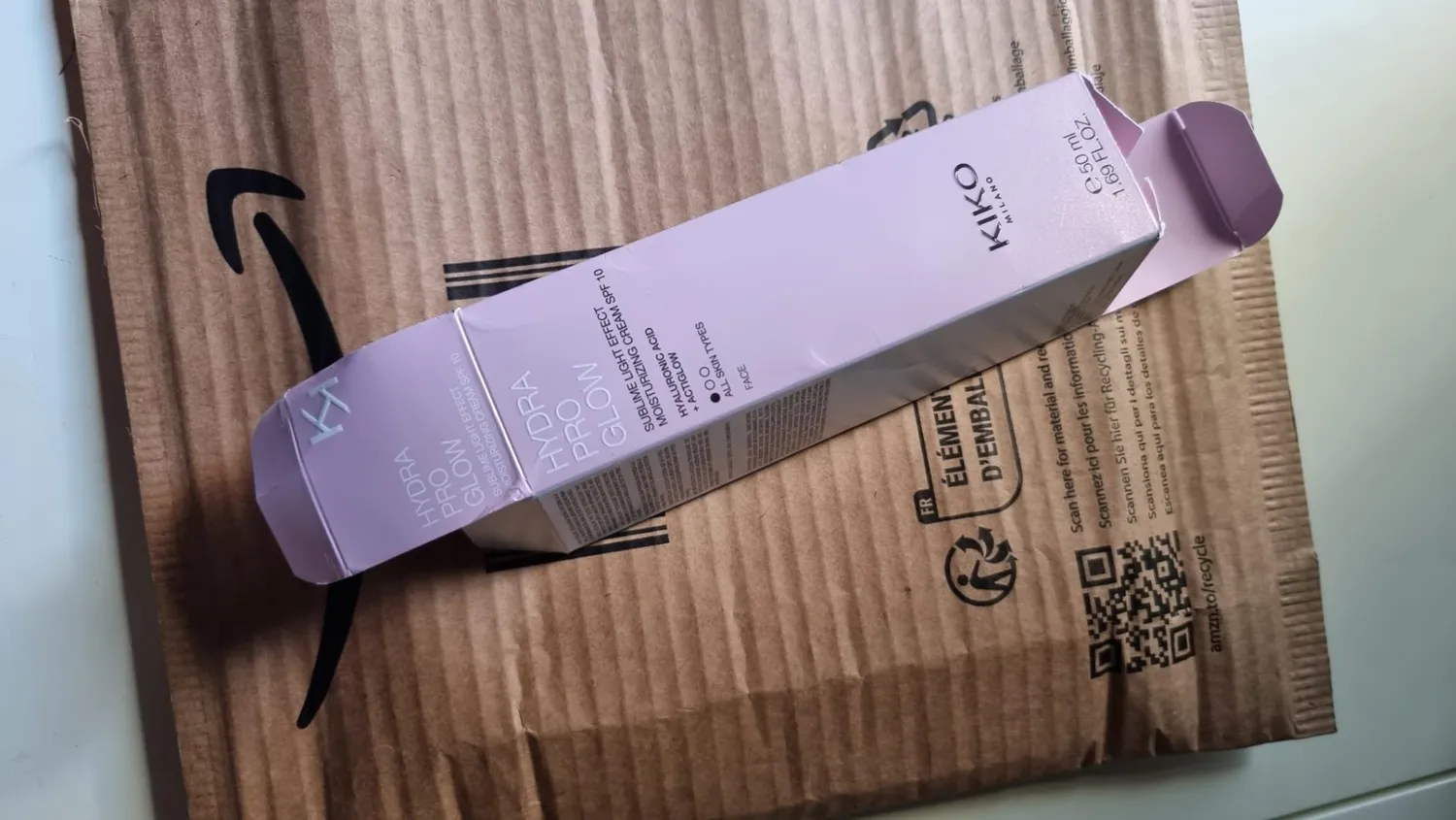 KIKO Hydra Pro Glow crema viso illuminante SPF10
