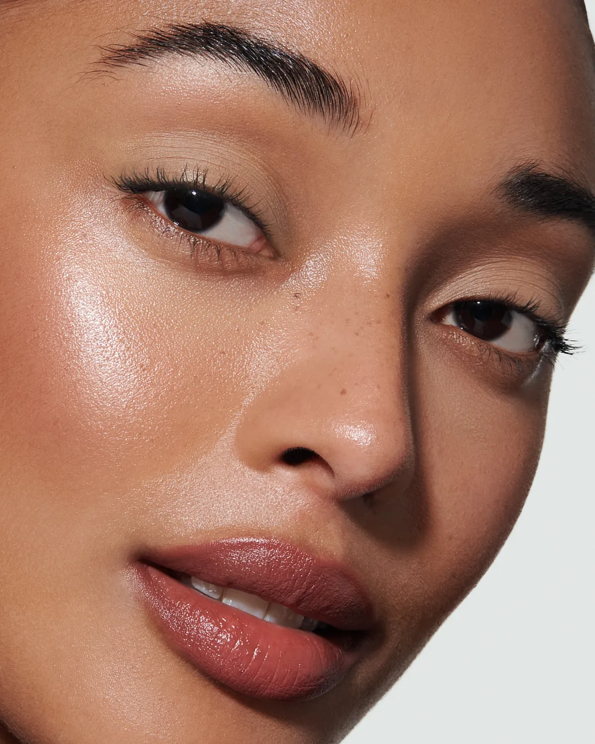Lisa Eldridge Liquid Silk Phoebe ombretto liquido matte