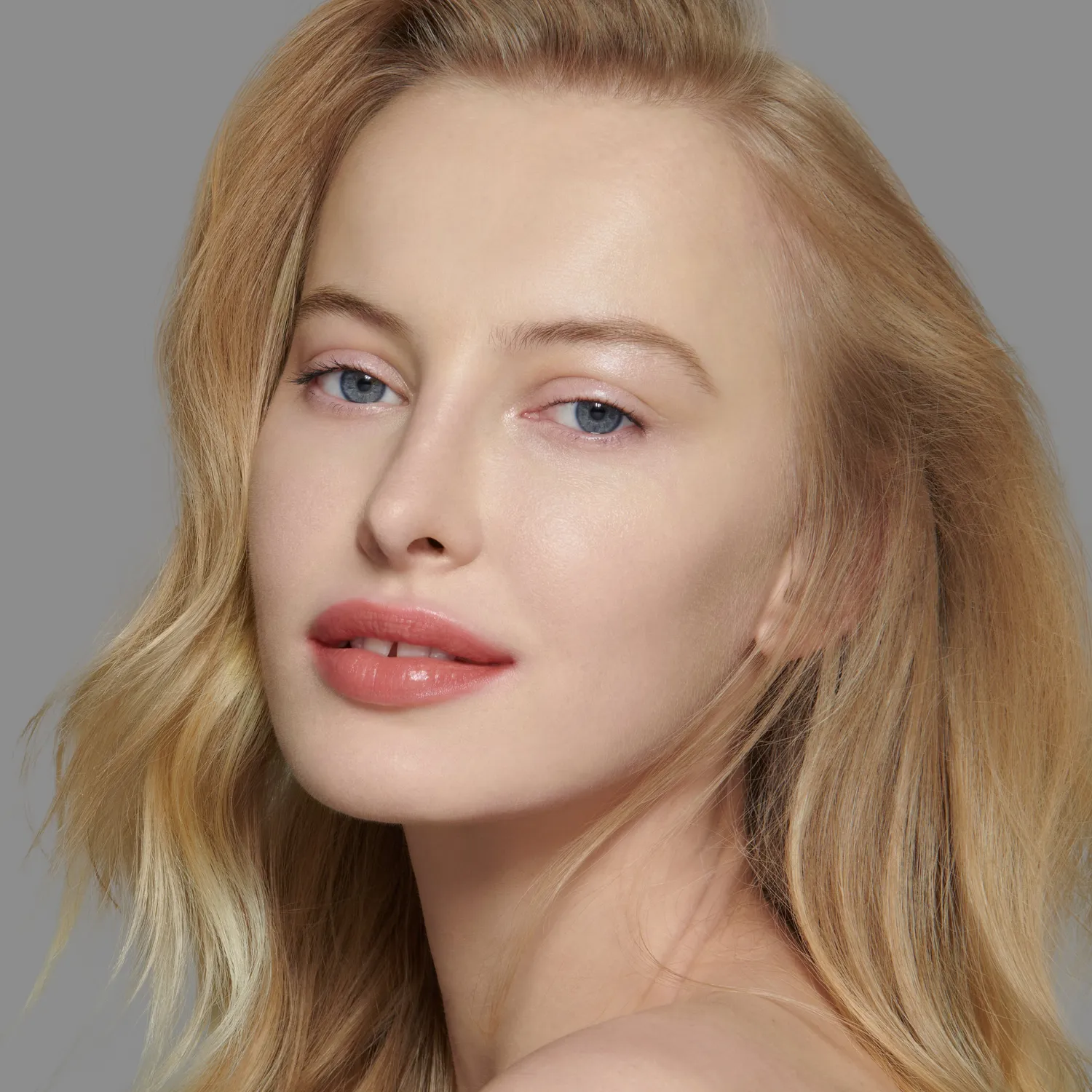 Lisa Eldridge The Foundation No. 2.5 fondotinta coprenza modulabile