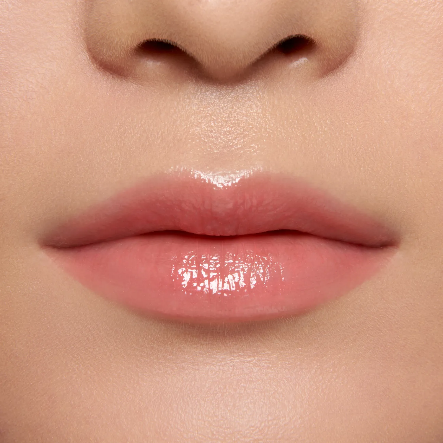 Lisa Eldridge Gloss Embrace Go Lightly lucidalabbra corallo