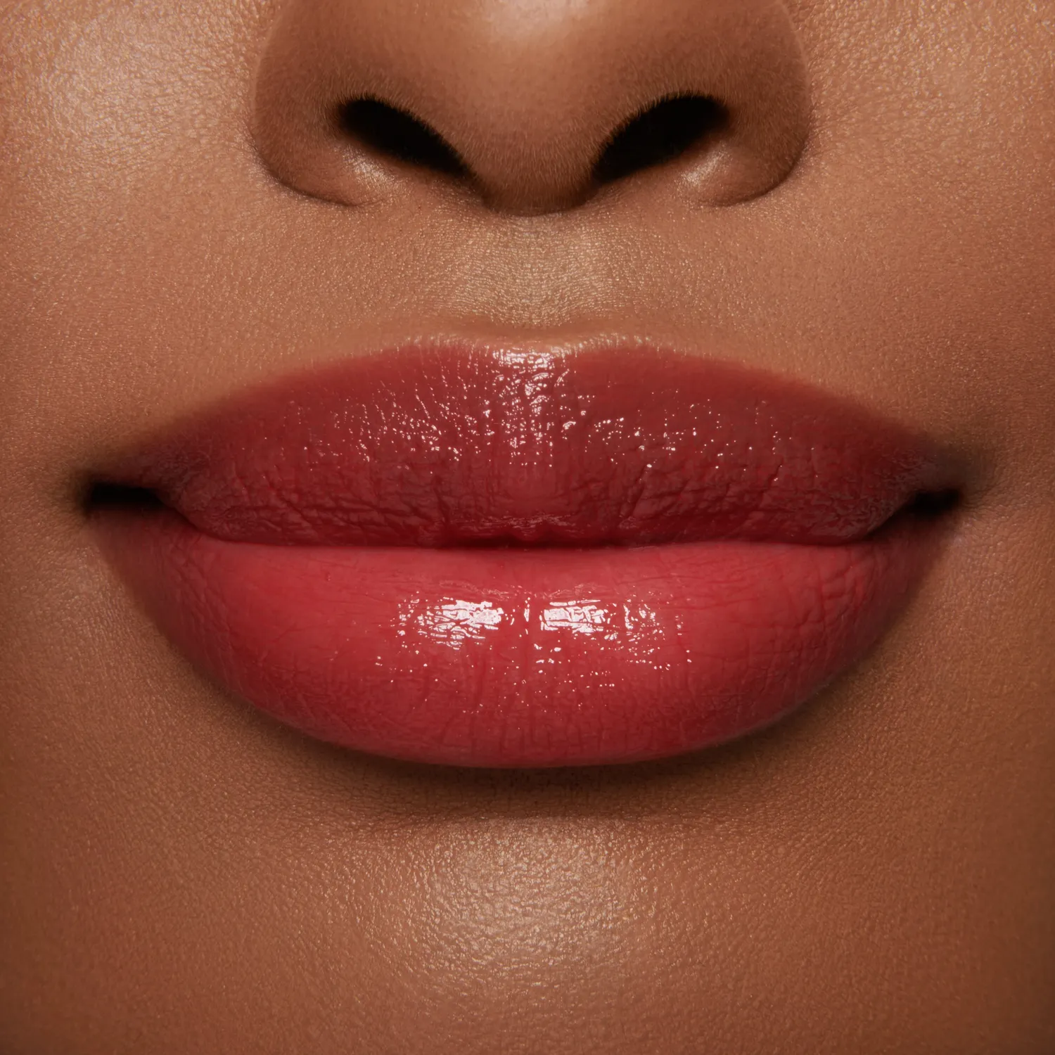 Lisa Eldridge Gloss Embrace Ribbon lip gloss rosso