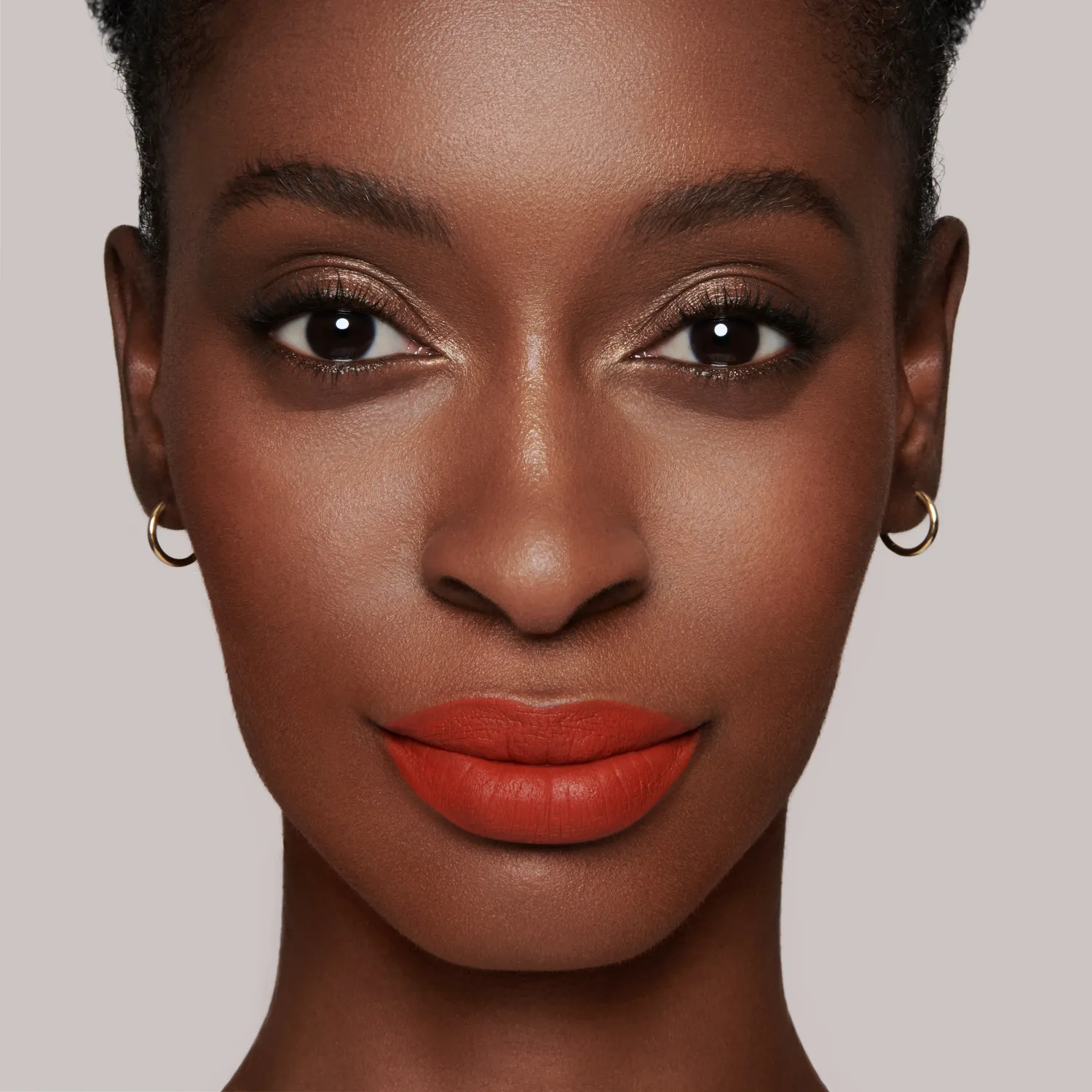 Lisa Eldridge True Velvet rossetto Velvet Dragon rosso velluto