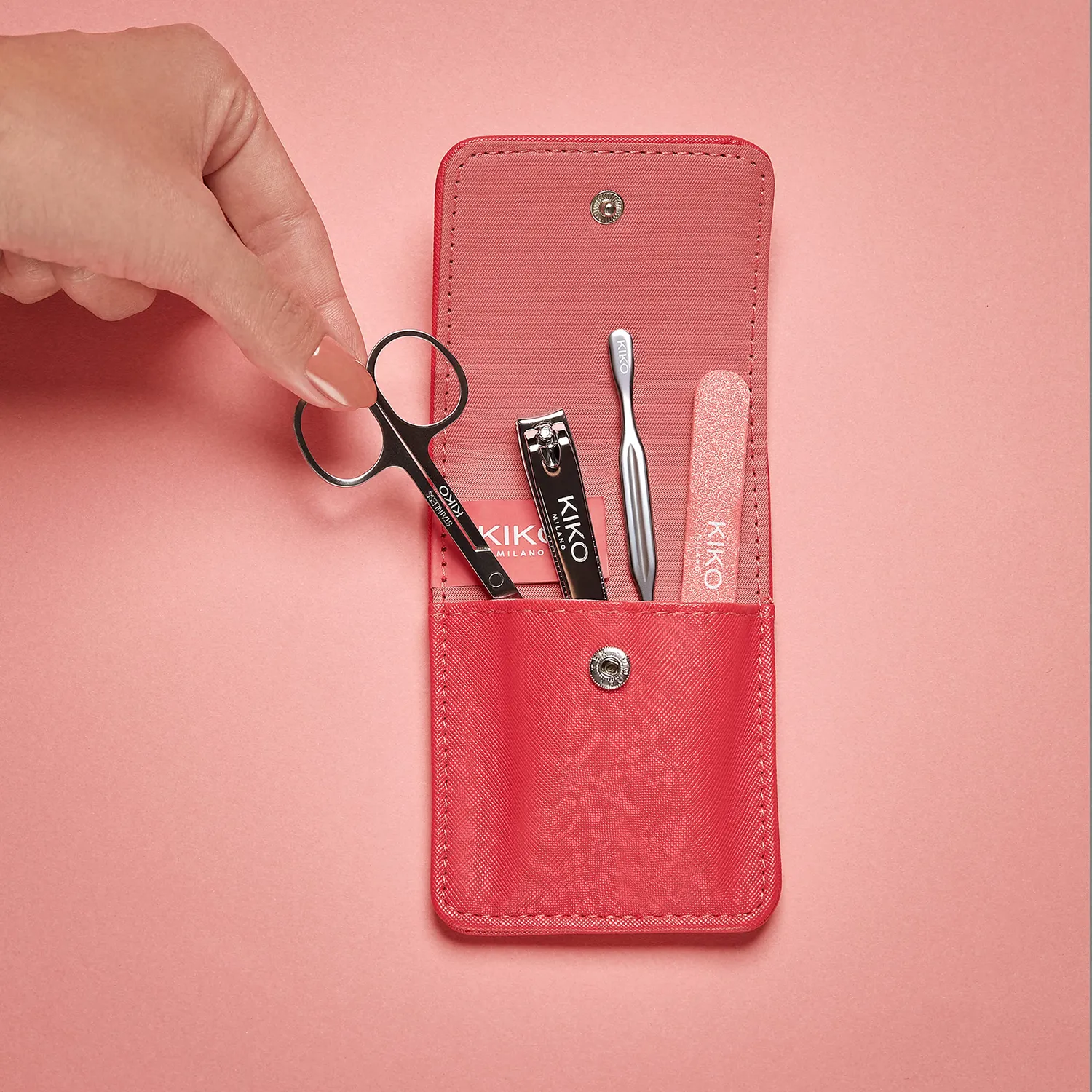 KIKO Smart Manicure Kit unghie 4 pezzi con pochette