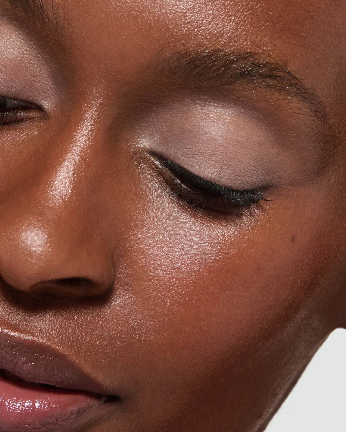 Lisa Eldridge Liquid Silk ombretto liquido Silvia