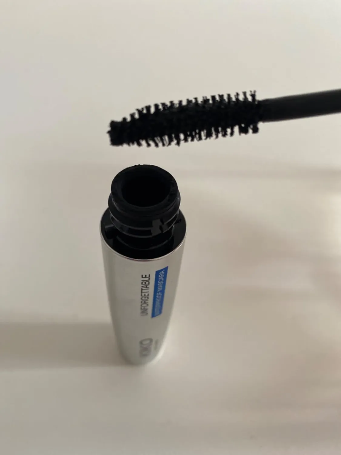 KIKO Unforgettable Waterproof Mascara nero curvatura lunga tenuta