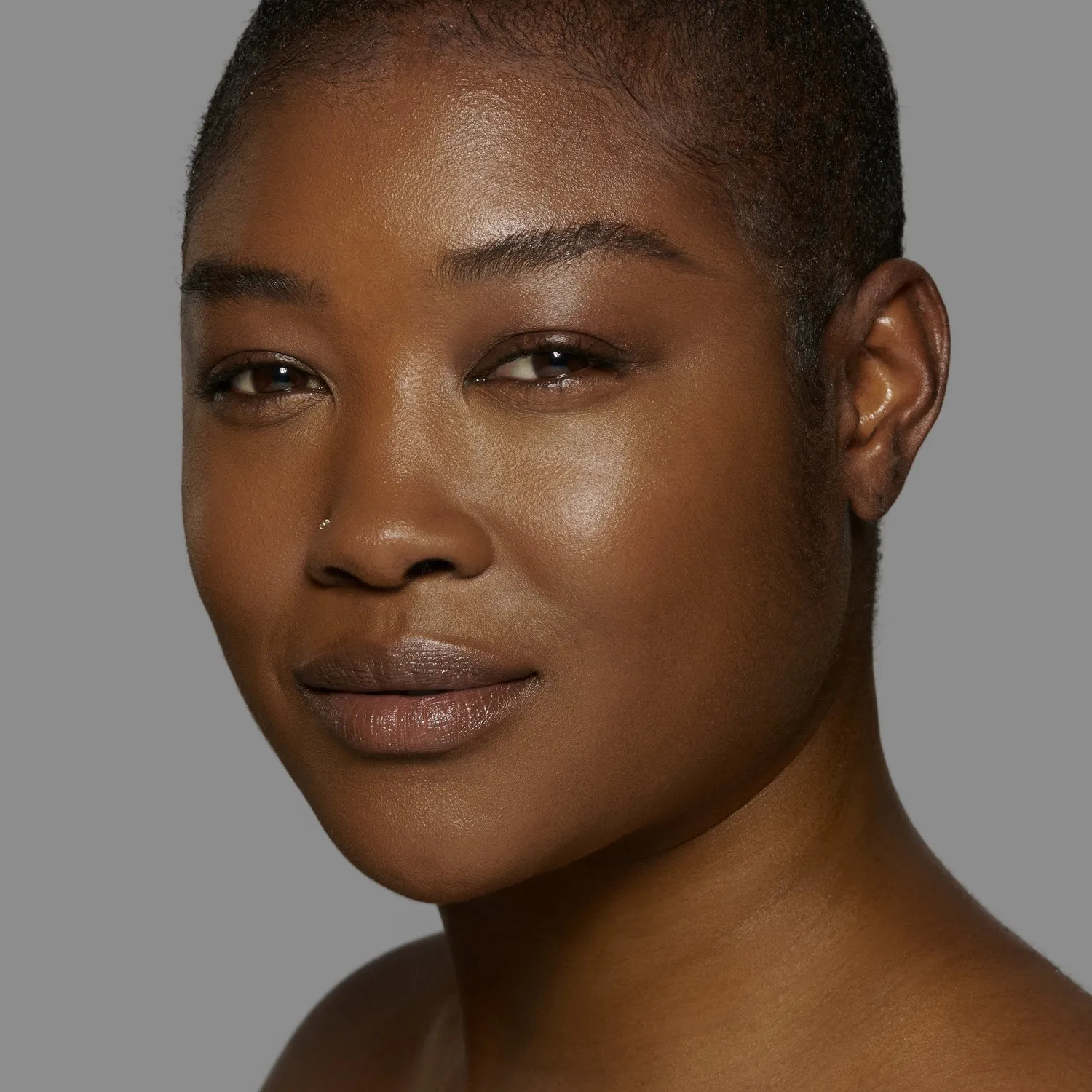 Lisa Eldridge The Foundation Shade No. 32 fondotinta medio-scuro dorato