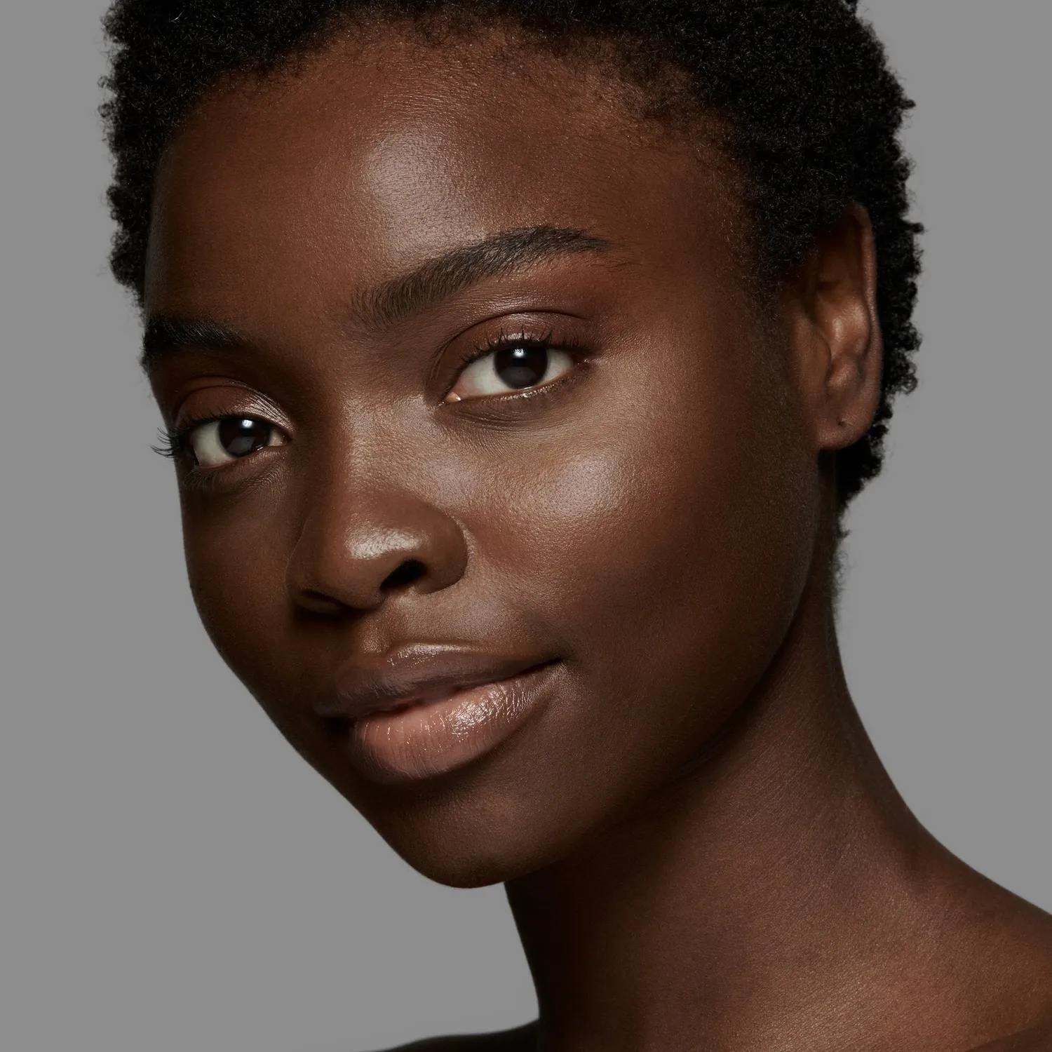 Lisa Eldridge The Foundation fondotinta No.35 profonda oliva