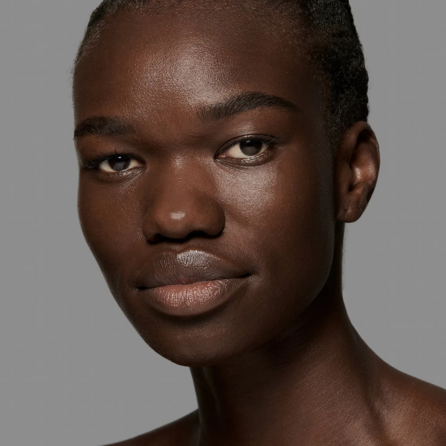 Lisa Eldridge The Foundation Shade 37 fondotinta neutro profondo