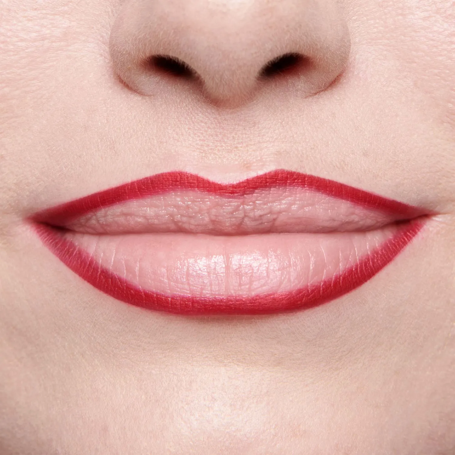 Lisa Eldridge Enhance Define Ribbon matita labbra rossa Marilyn