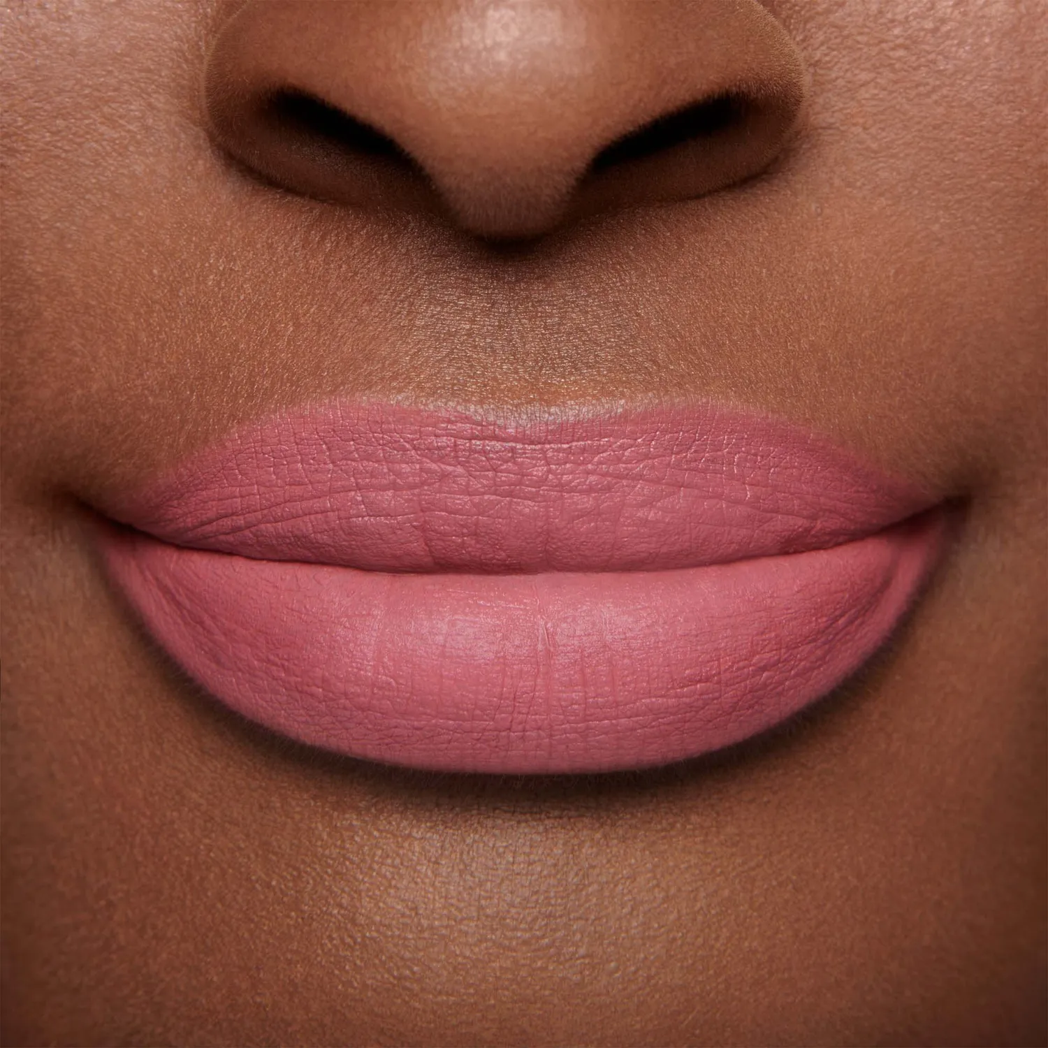 Lisa Eldridge Velvet Blush Lightly rossetto matte rosa