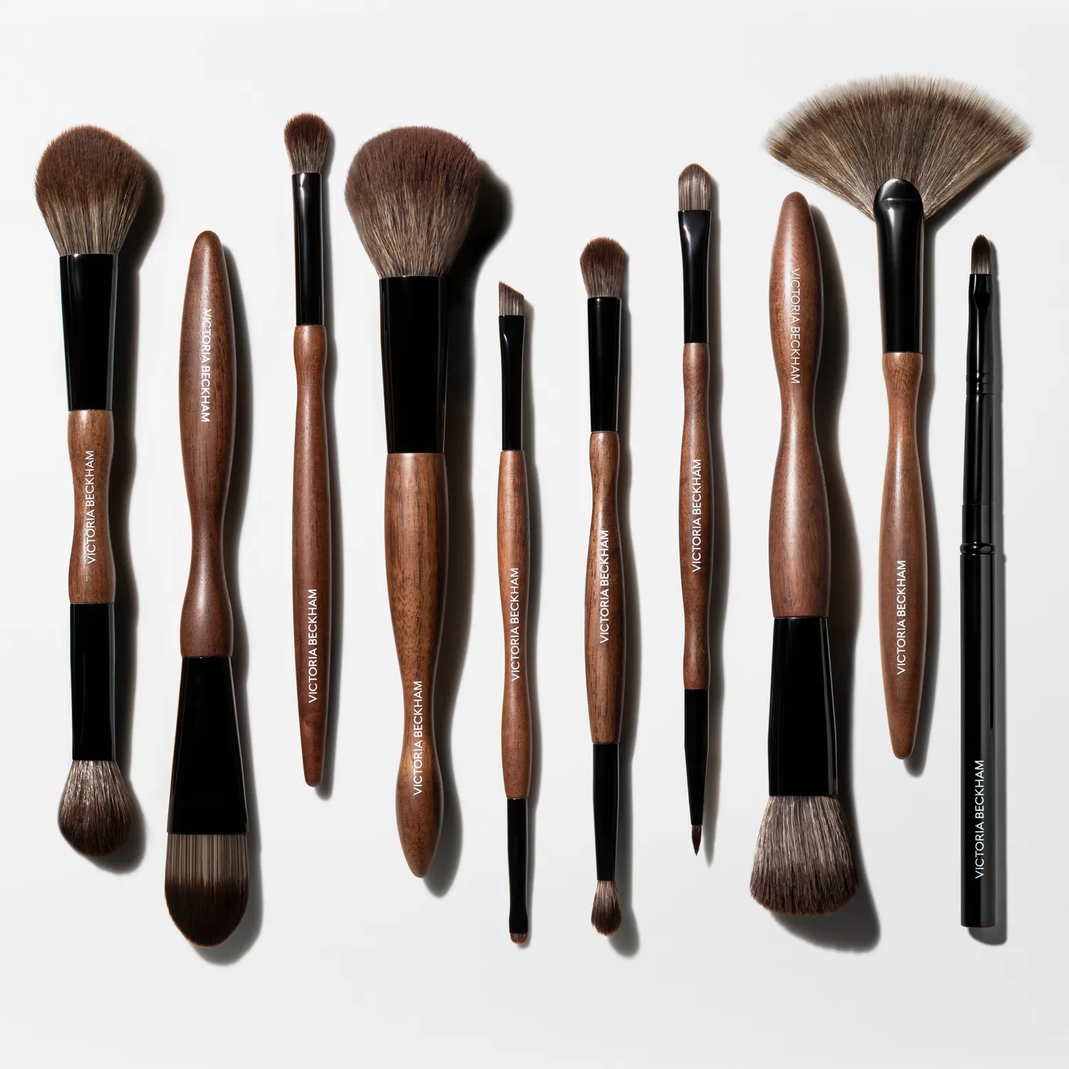 Victoria Beckham 10 Flat Complexion Brush pennello fondotinta vegano