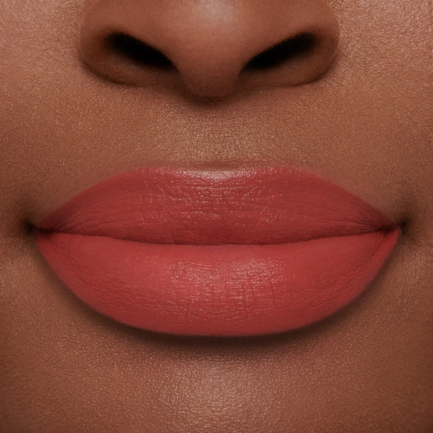 Lisa Eldridge True Velvet Lip Colour rossetto Velvet Enchantment rosso