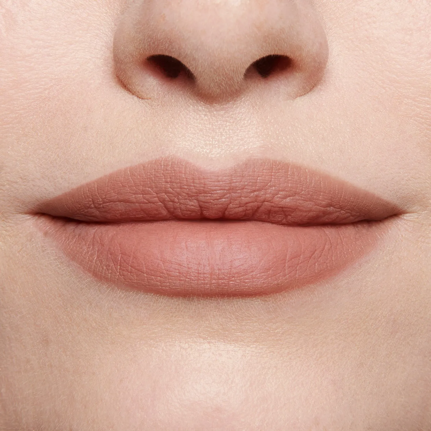 Lisa Eldridge True Velvet Lip Colour Velvet Fawn rossetto marrone