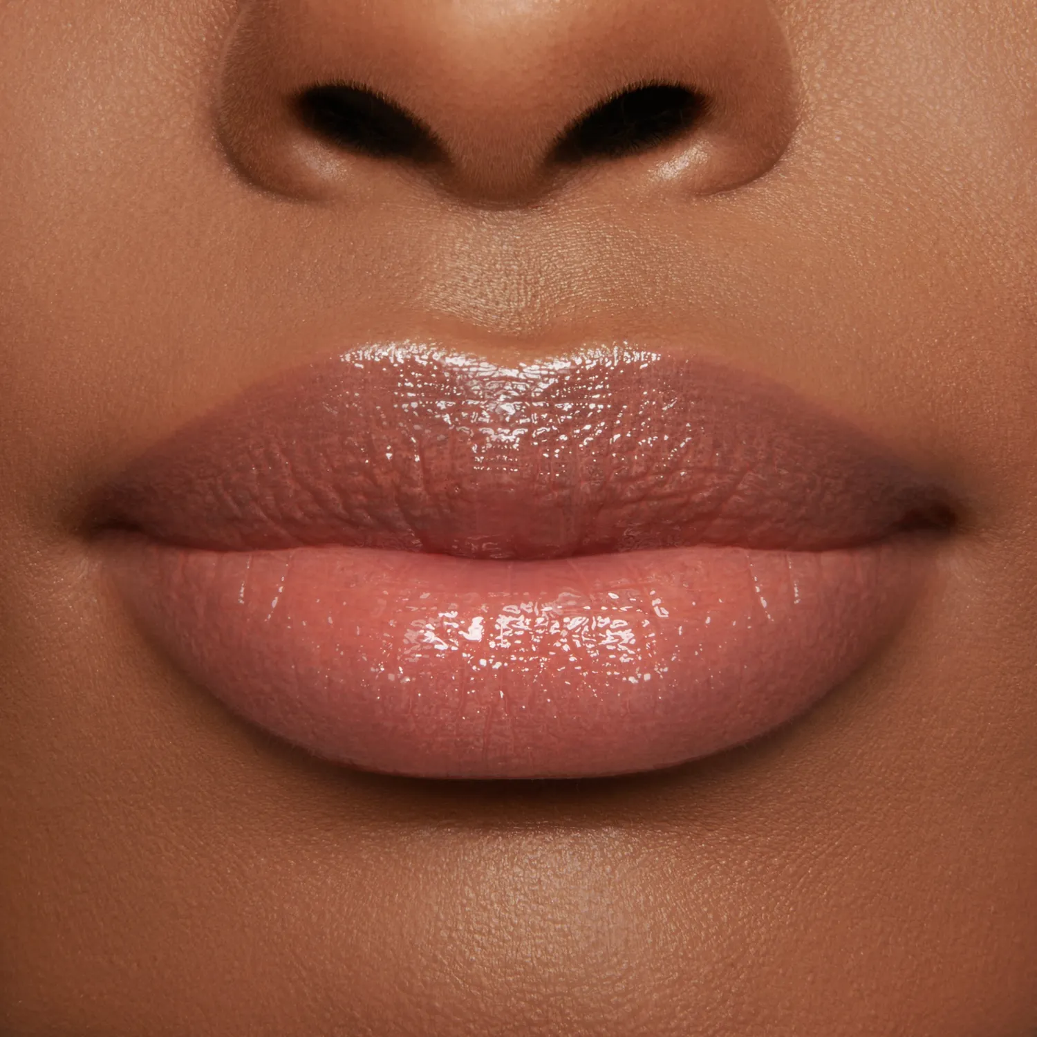 Lisa Eldridge Gloss Embrace Go Lightly lucidalabbra corallo
