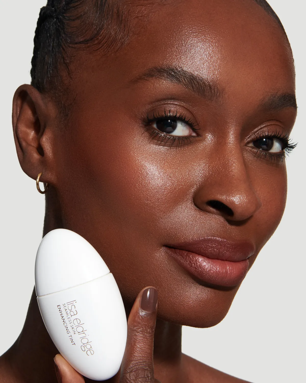 Lisa Eldridge Seamless Skin Tint fondotinta T16 luminoso
