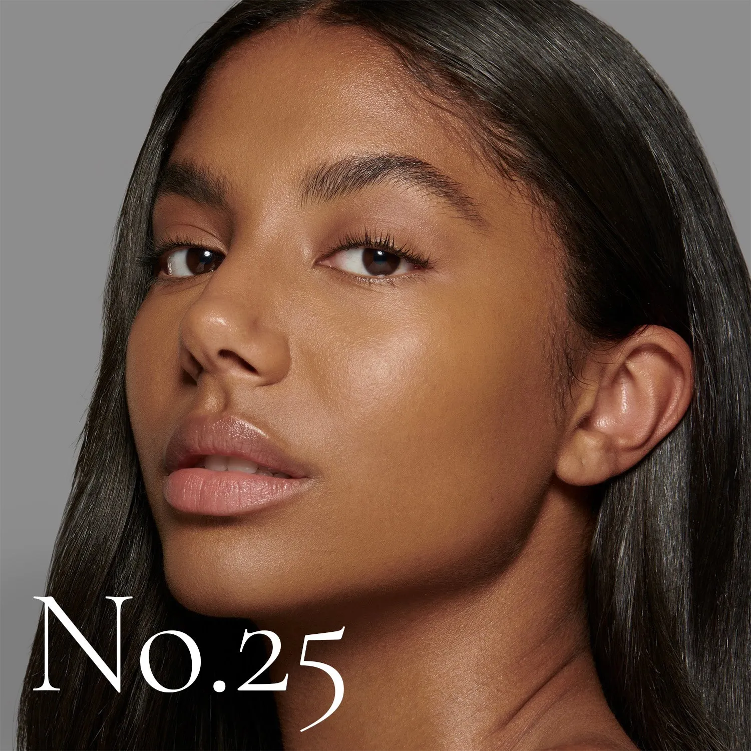 Lisa Eldridge The Foundation Fondotinta No. 25 Dorato Medio-Scuro