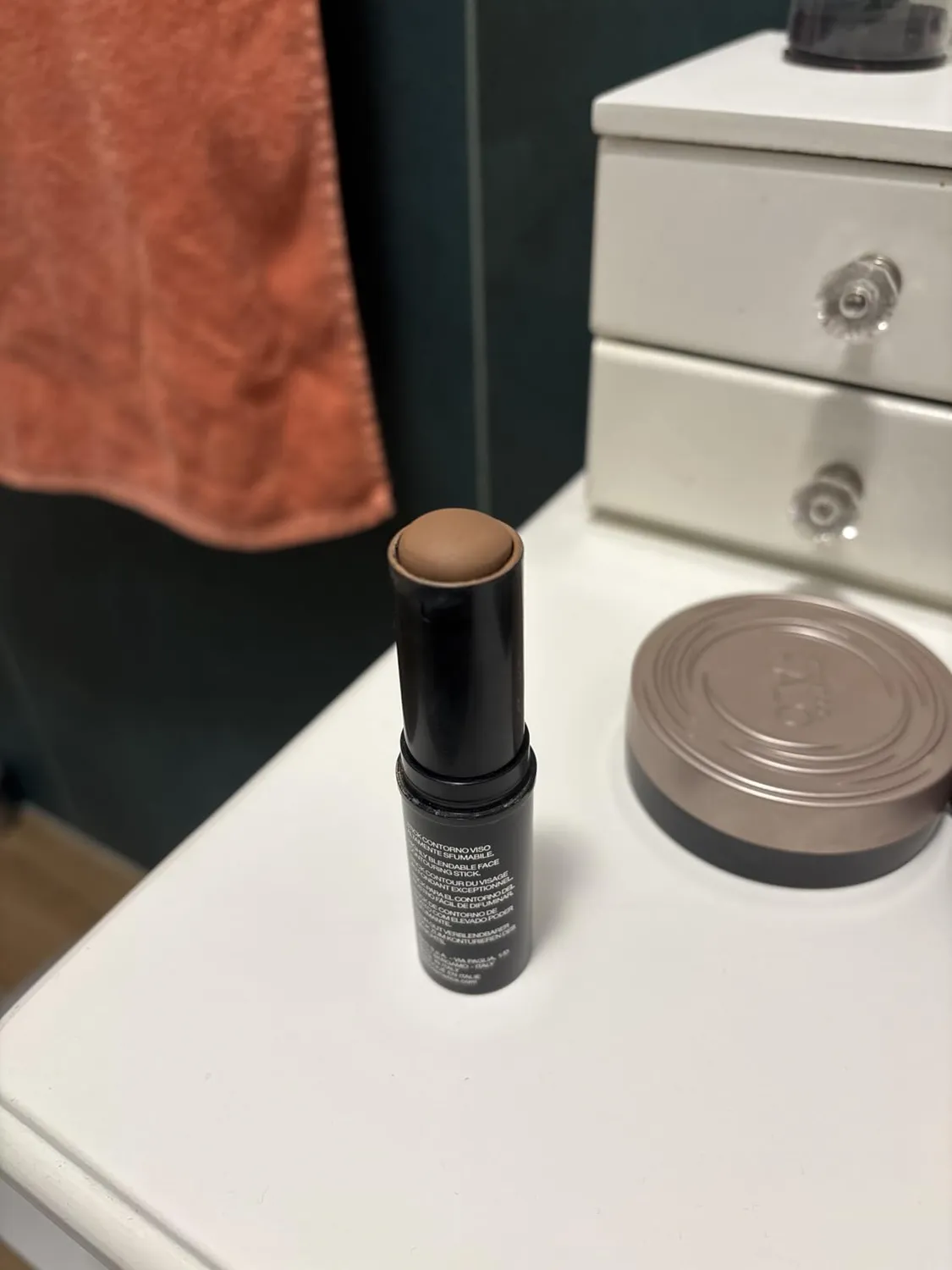 KIKO Sculpting Touch Creamy Stick Contour 201 stick viso mat 201