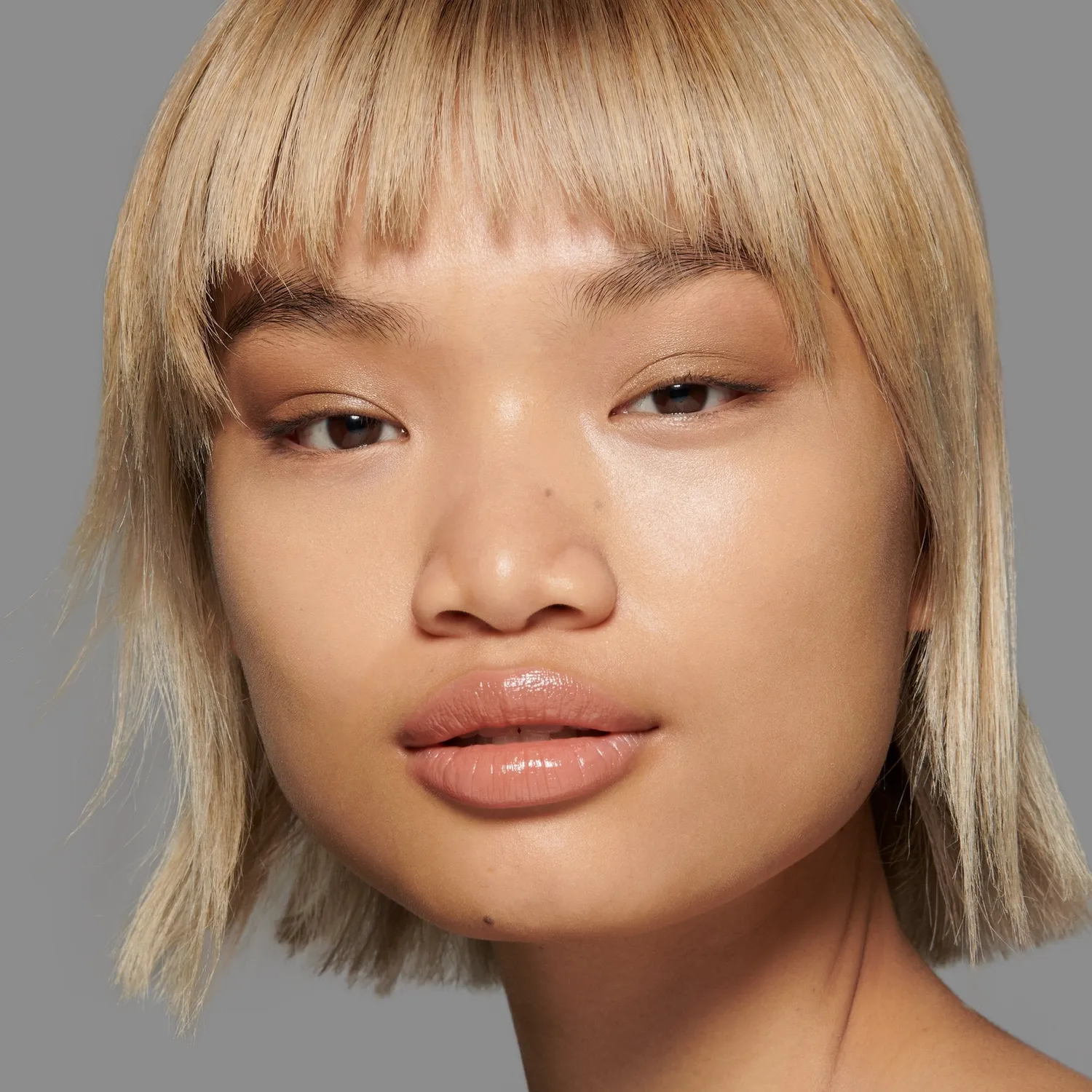 Lisa Eldridge Shade 11 fondotinta The Foundation beige dorato