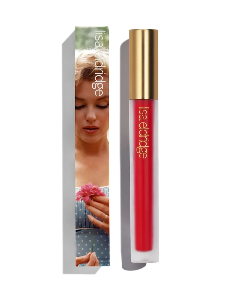 Lisa Eldridge Velveteen Strawberry Blonde rossetto liquido rosso
