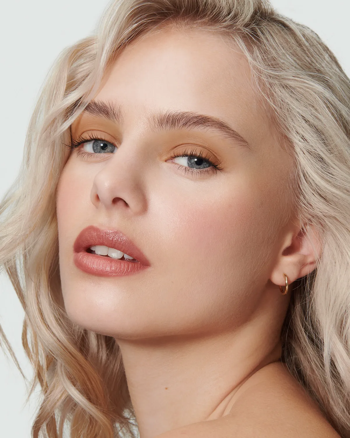 Lisa Eldridge Liquid Silk Phoebe ombretto liquido matte