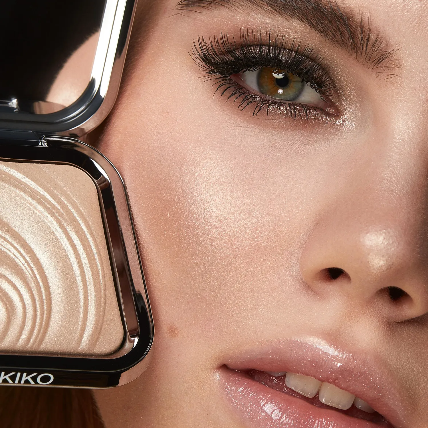 KIKO Glow Fusion 01 Champagne illuminante polvere