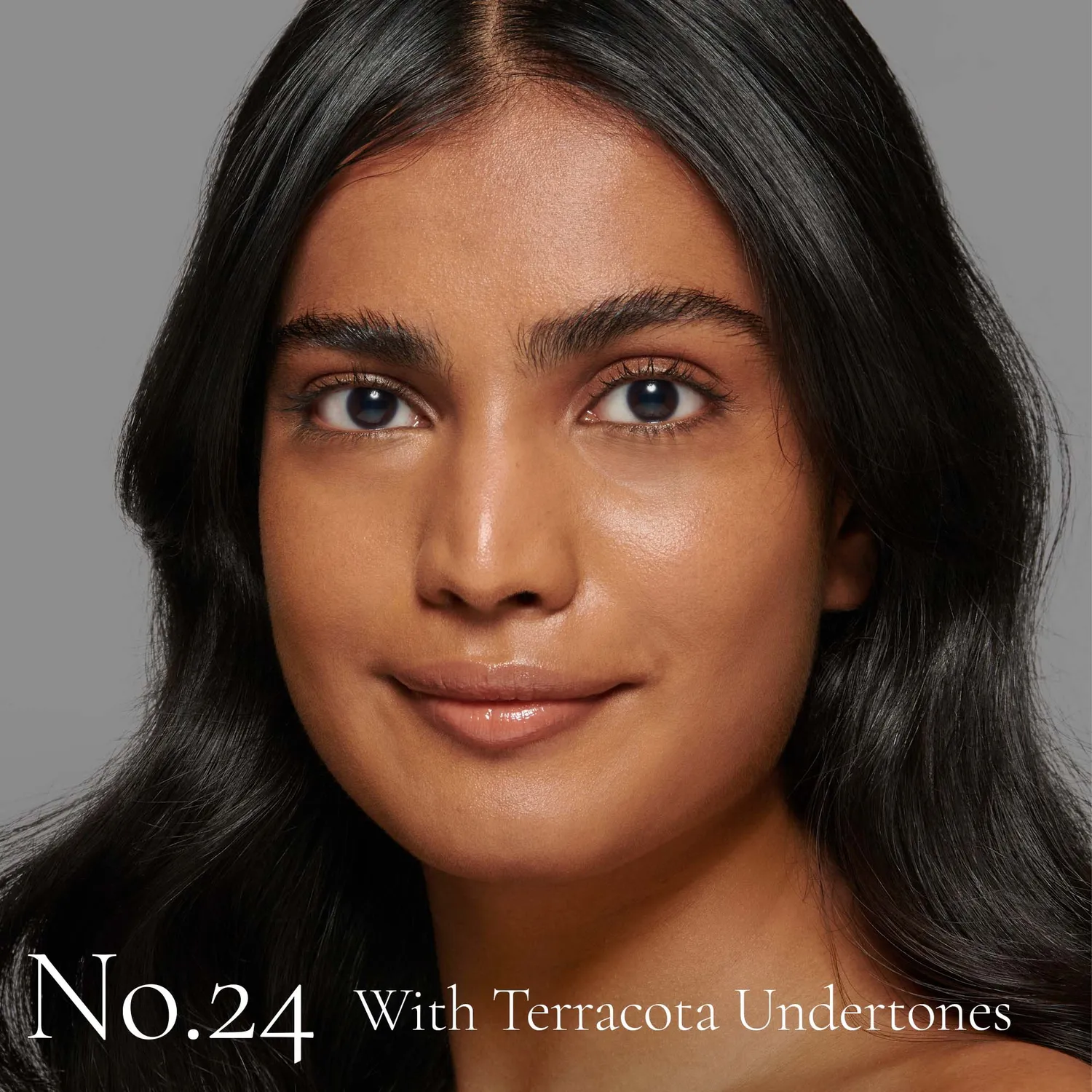Lisa Eldridge The Foundation Fondotinta No.24 medio-freddo