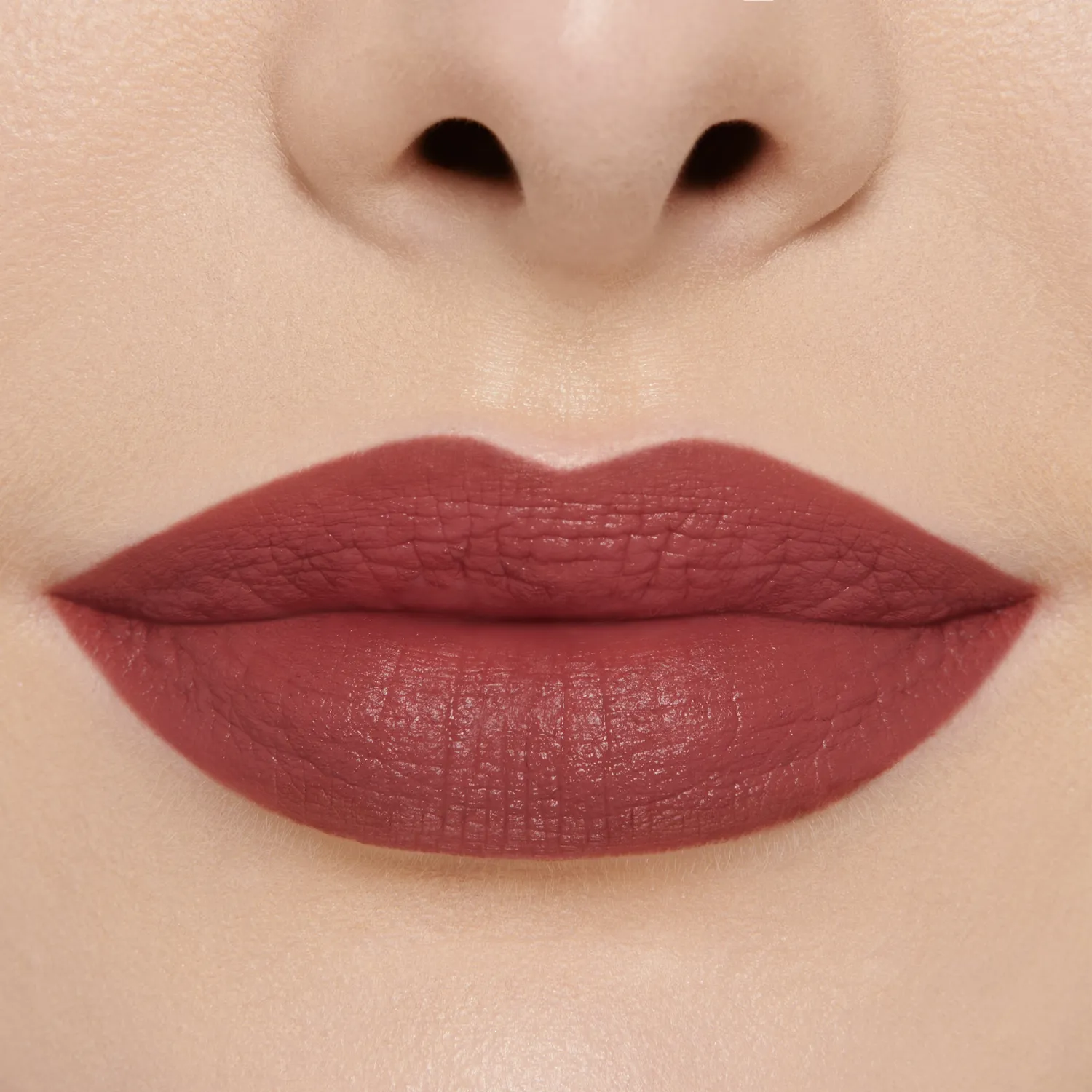 Lisa Eldridge Enhance and Define Sorcery matita labbra marrone