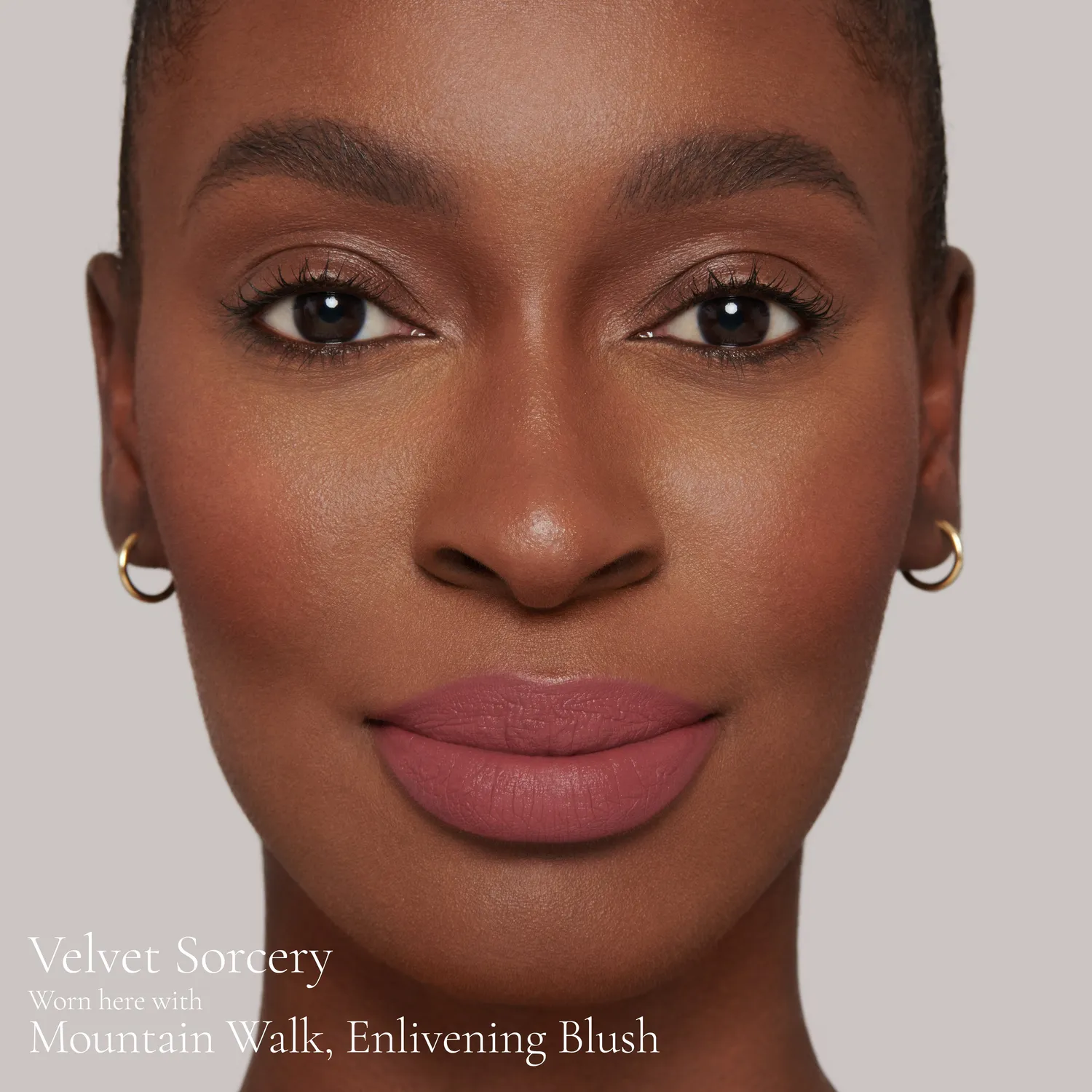 Lisa Eldridge True Velvet Lip Colour rossetto Velvet Sorcery marrone