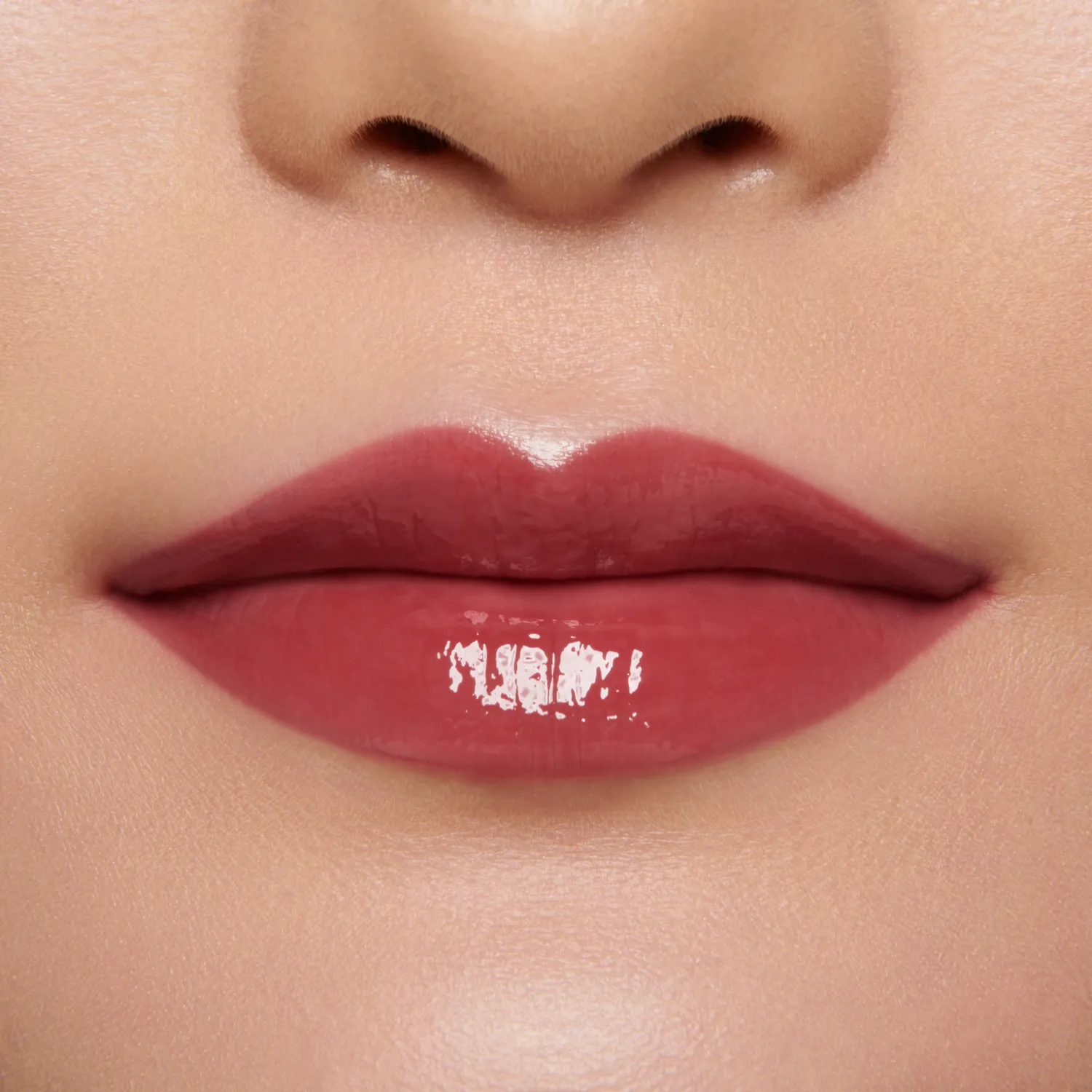Lisa Eldridge Gloss Embrace Blush gloss labbra rosa berry
