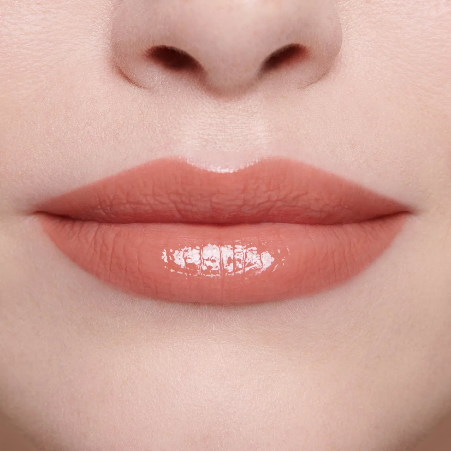 Lisa Eldridge Gloss Embrace lucidalabbra Affair marrone
