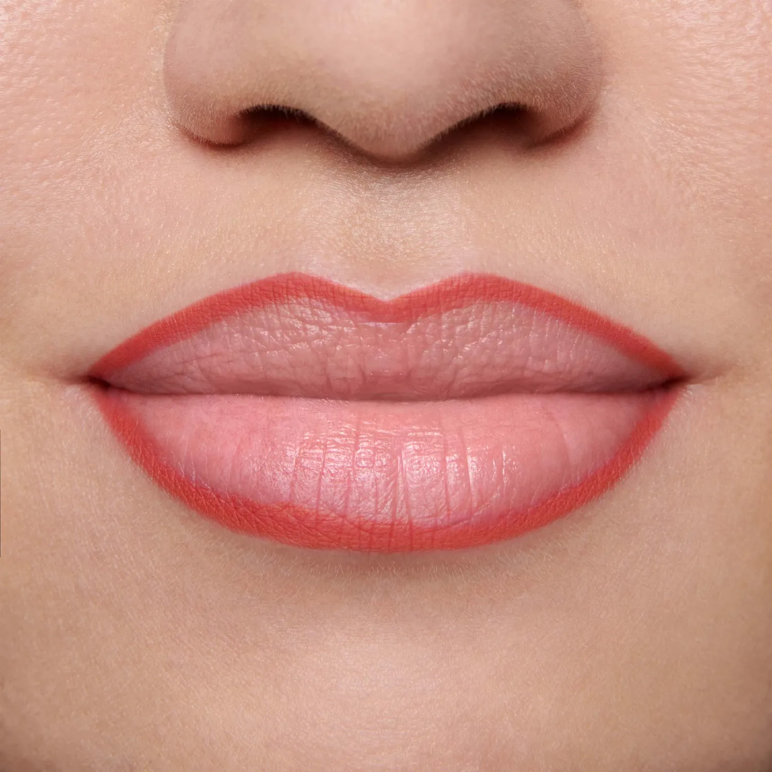 Lisa Eldridge Dragon Enhance Define matita labbra rossa