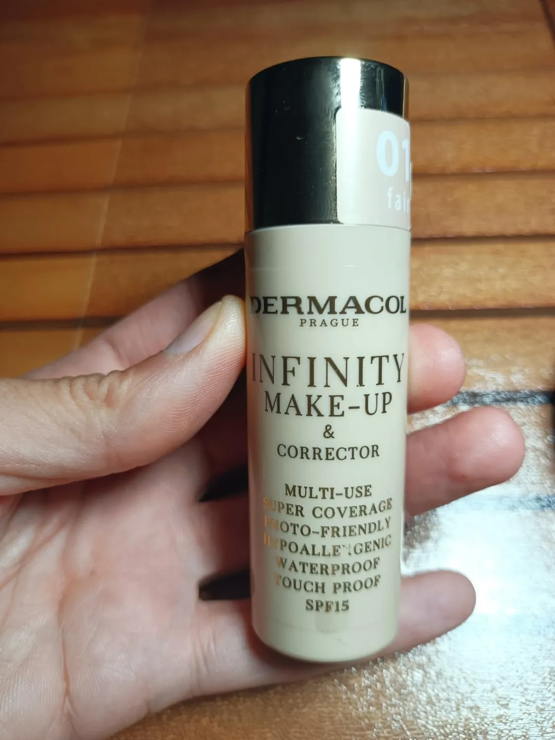 Dermacol Invisible cipria fissante trasparente 13 g no.1 opaca