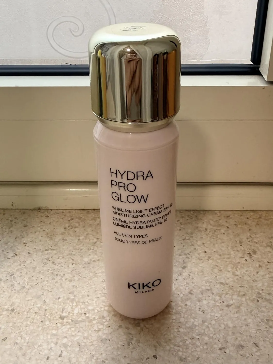 KIKO Hydra Pro Glow crema viso illuminante SPF10