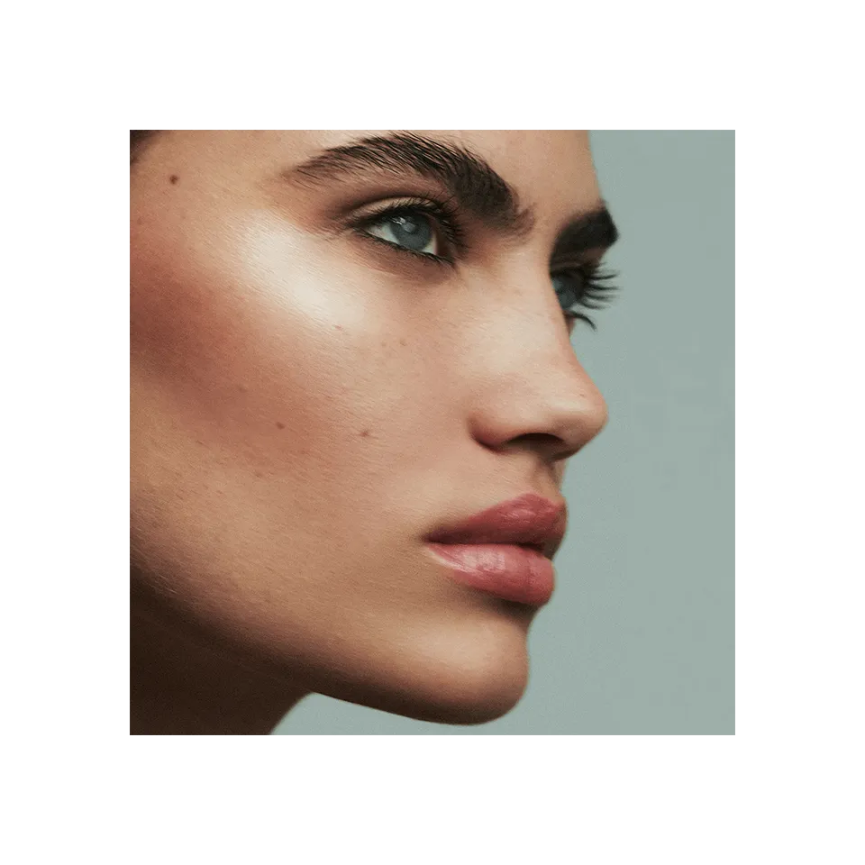 Victoria Beckham Beauty Reflect illuminante Amber stick dewy